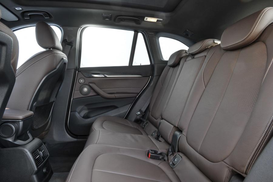  BMW X1 xDrive2.5d xLine 2015 года  (UK) (фото 7 из 28)